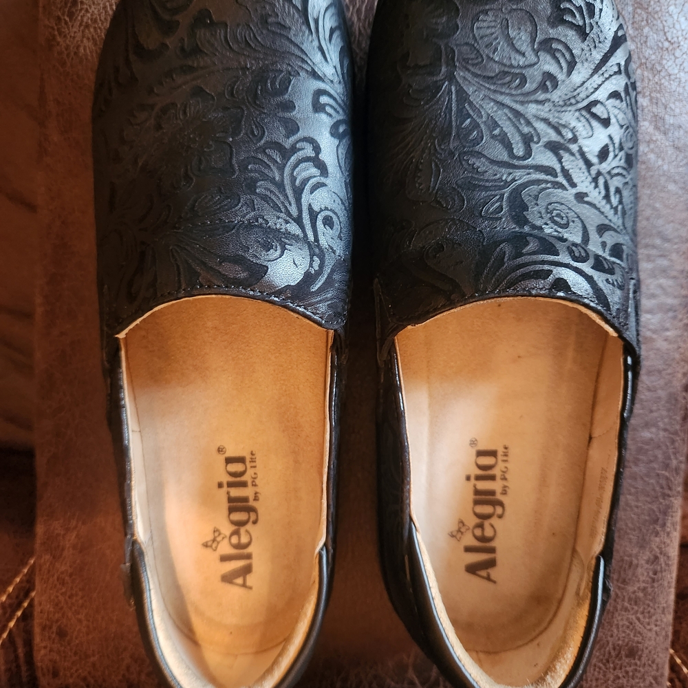 Women's Size 39 - 9 Alegria Keli Black Embossed Damask Slip-On Work Shoes